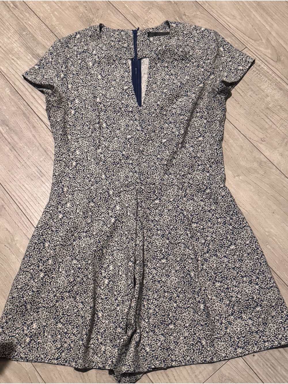 Zara Navy and White Floral Keyhole Short Sleeve Romper
